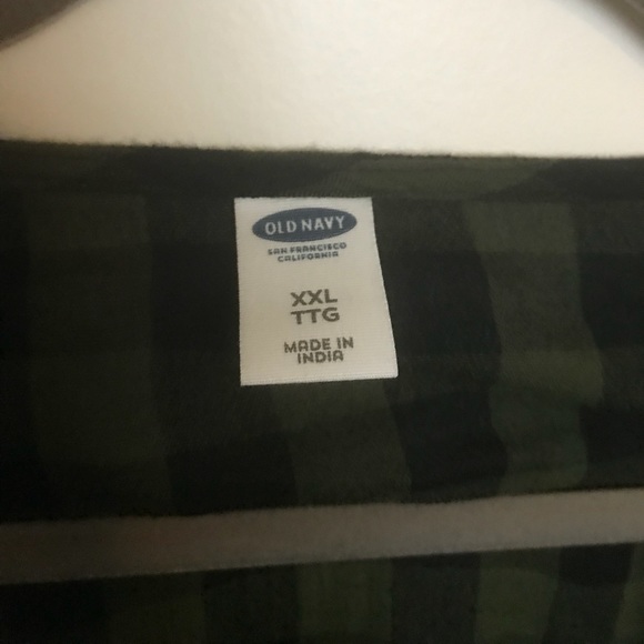 Old Navy: Olive and Black Blouse - NOW AVAILABLE - Picture 3 of 4